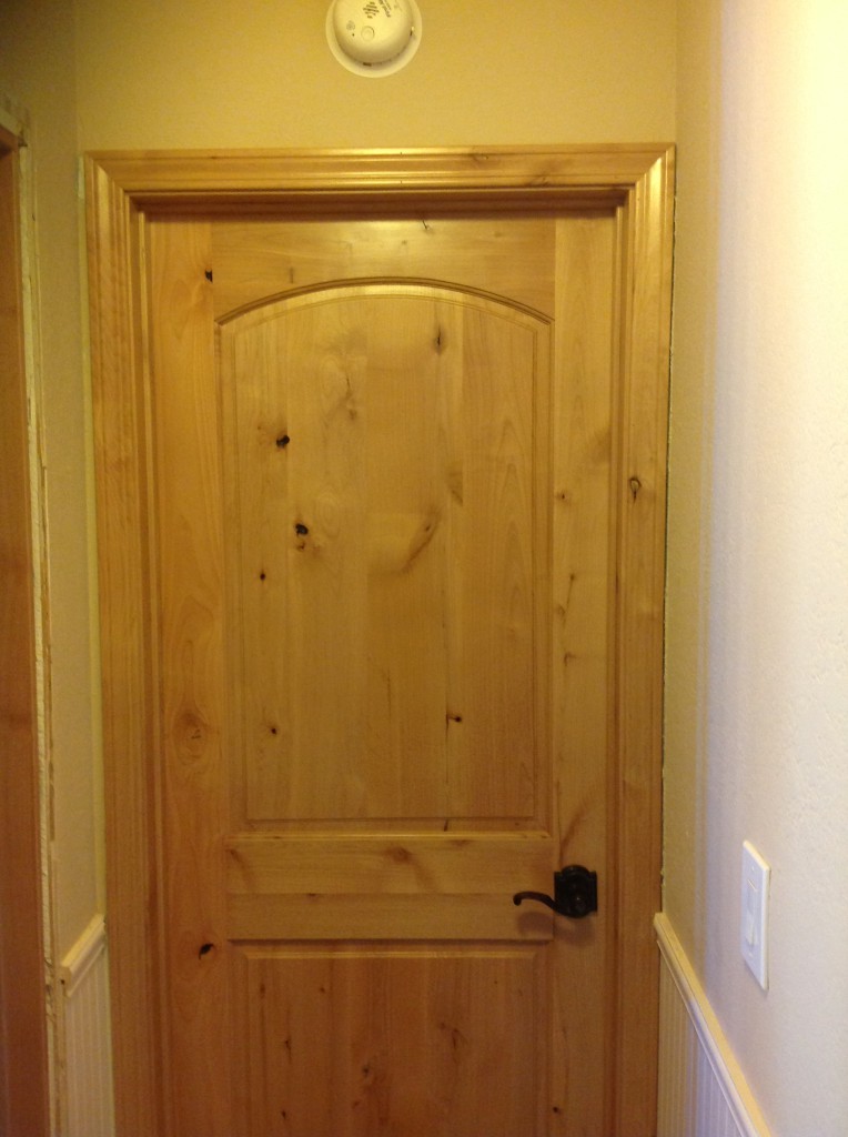 knotty-alder-interior-door-3